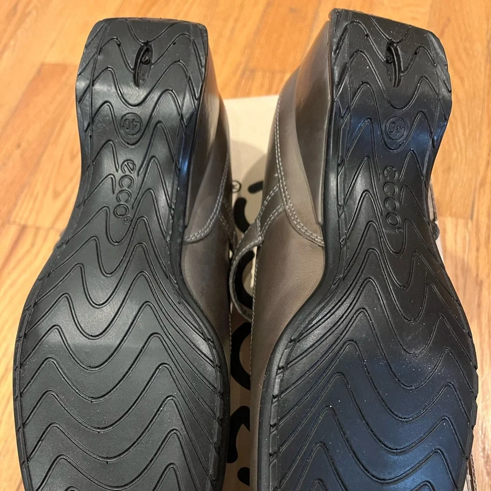 Ecco Grey Leather Mary Jane Flats (Brand New), size 40 EU - Picture 5 of 6